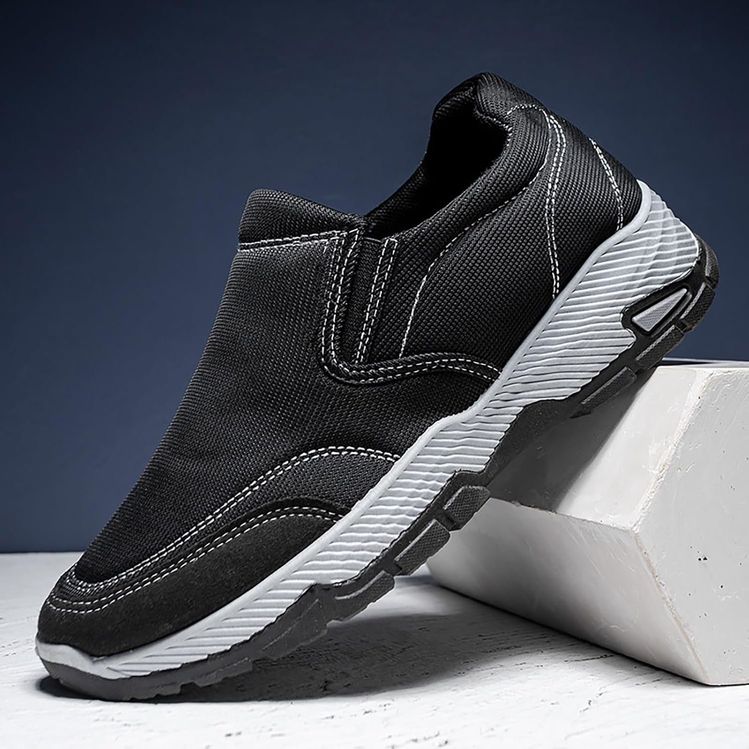 Men's Stylish Breathable Casual Sports Shoes Running Shoes Slip on Walking Tennis Sneakers Lightweight Breathable Casual Soft Sole Mesh Workout Sports Shoes Image 2